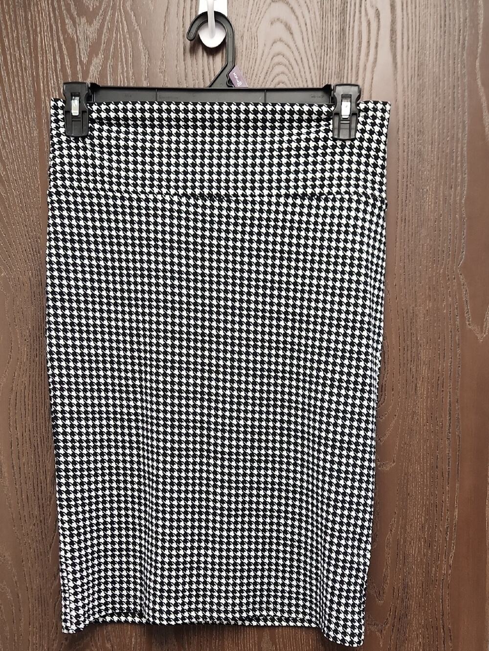 🚨2/$25 or 5/$50🚨LuLaRoe Black and White Houndstooth Pencil Skirt